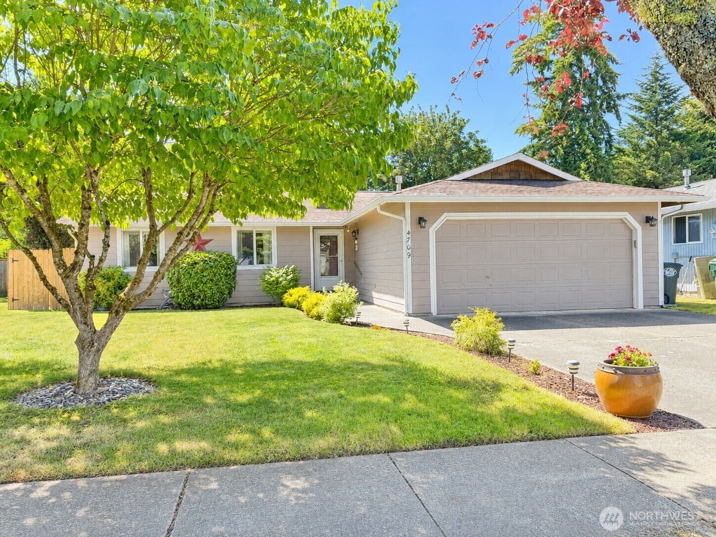 Property Photo:  4709  Stikes Drive SE  WA 98503 