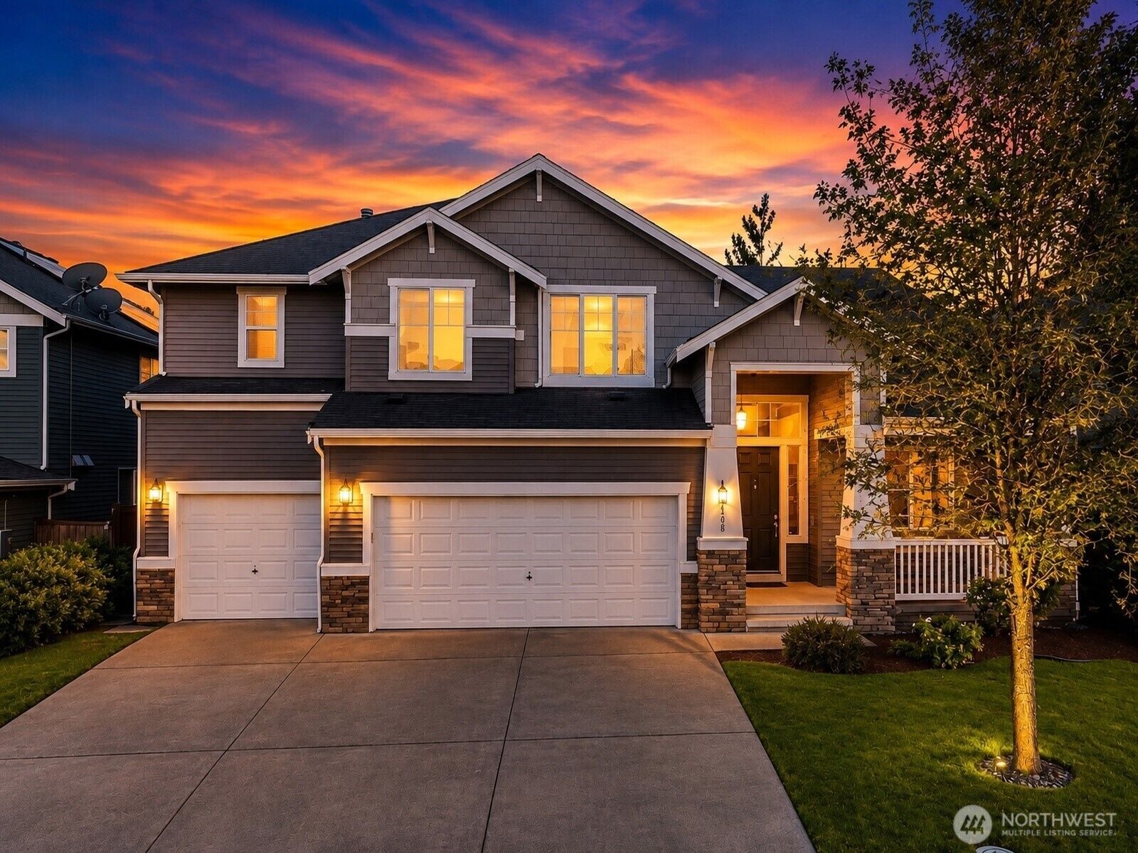 Property Photo:  1220  68th Street SE  WA 98092 