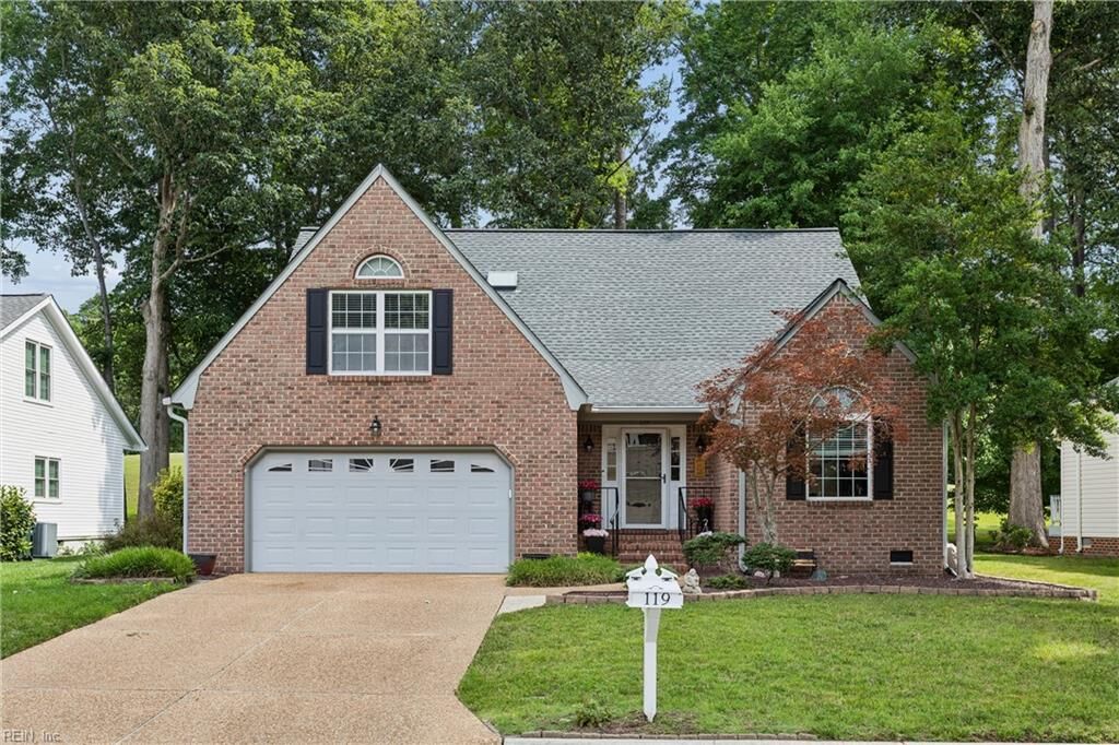 Property Photo:  119 E Wedgwood Dr  VA 23693 