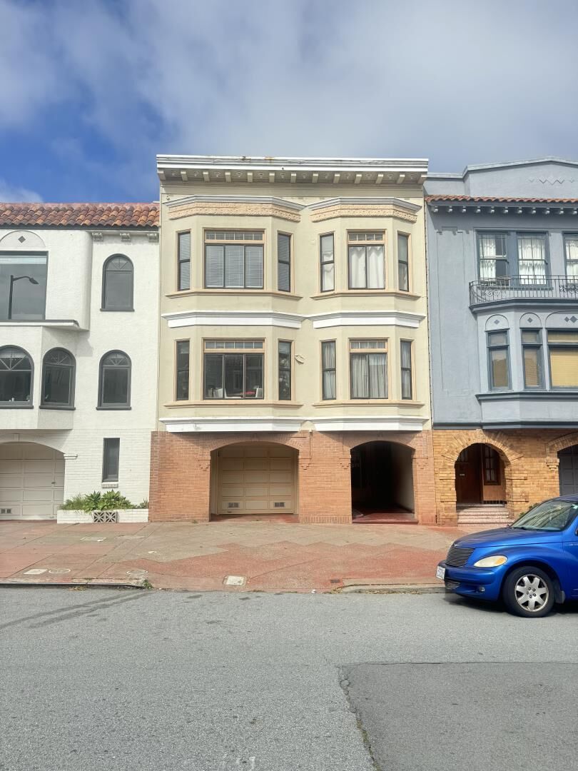 Property Photo:  3239 Broderick Street  CA 94123 
