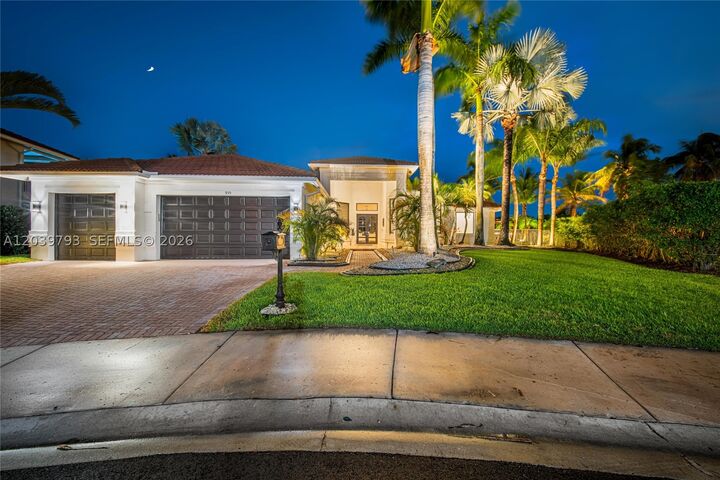 Property Photo: 935 Gulfstream Ct FL 33327