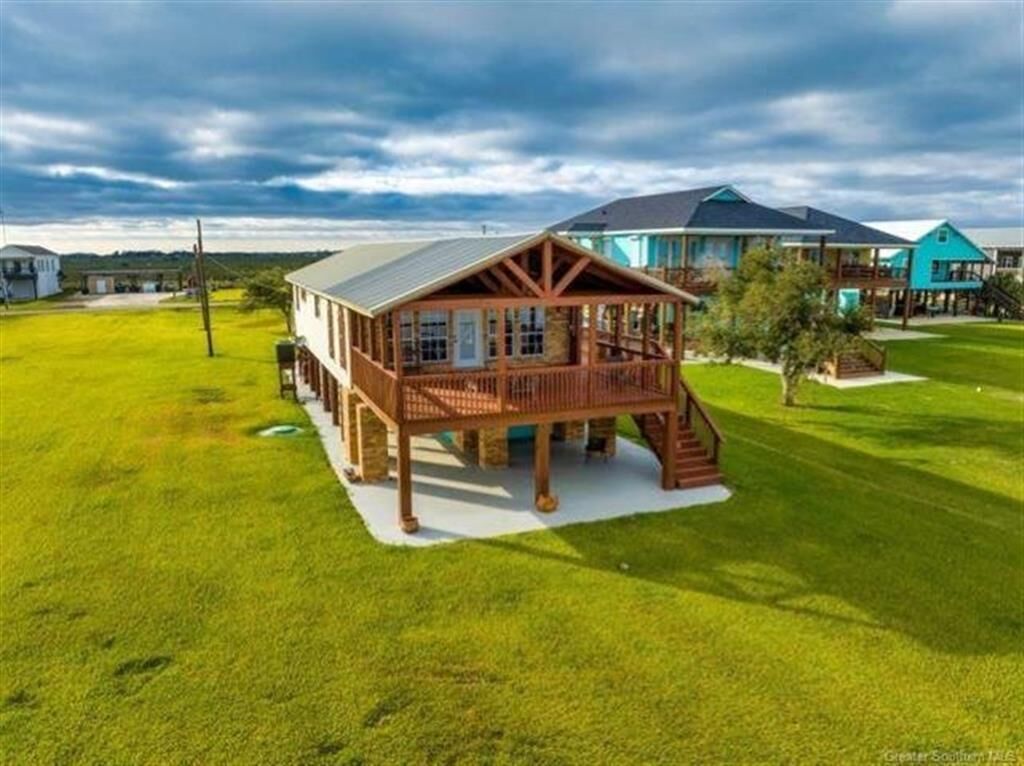 Property Photo: 515 Lake Breeze Road LA 70645