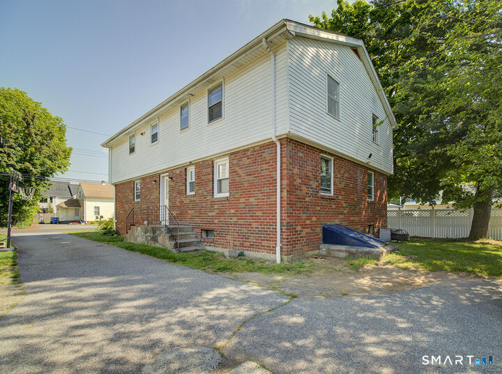 Property Photo:  38 Landin Street 2nd Floor  CT 06525 