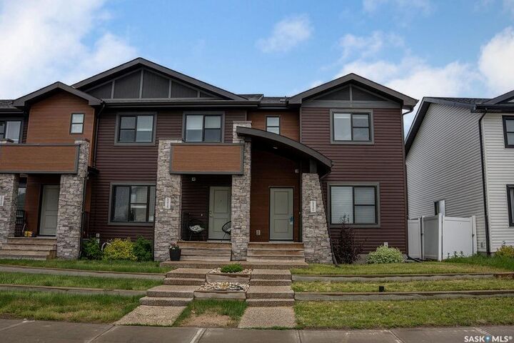 Property Photo:  5220 Primrose Green Drive E  SK S4V 3S8 