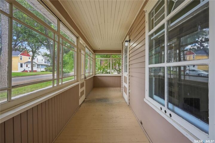 Property Photo:  447 Duffield Street W  SK S6H 5H7 