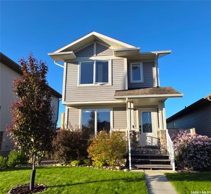 Property Photo:  944 Glenview Cove  SK S0K 0A2 