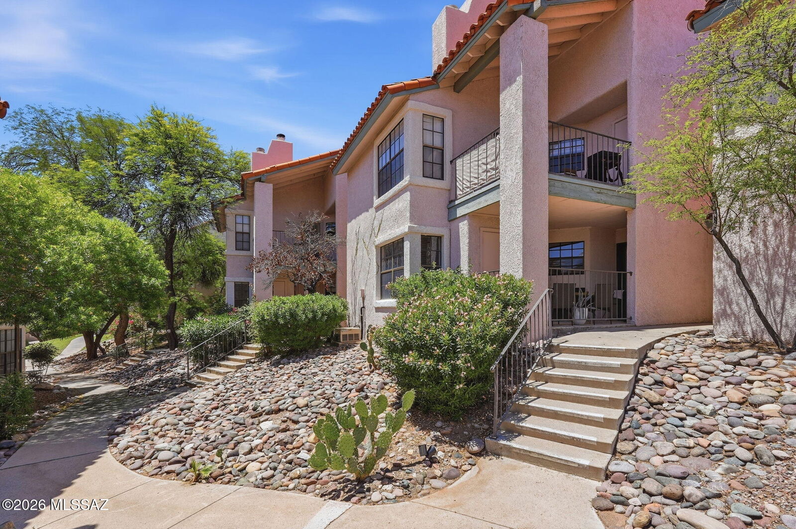 Property Photo:  6490 N Tierra De Las Catalinas 91  AZ 85718 