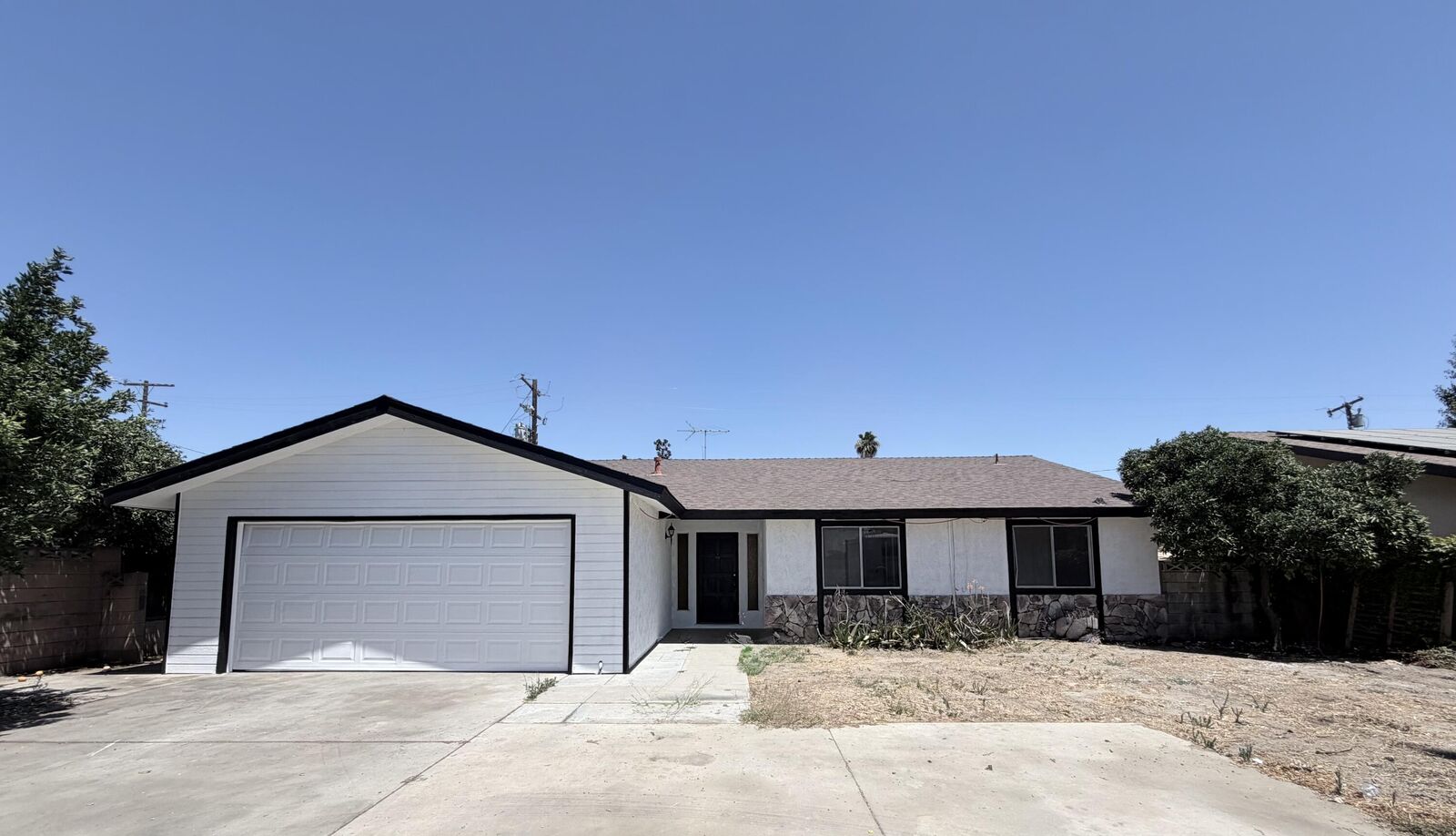 Property Photo:  26176 N Mooney Boulevard  CA 93274 