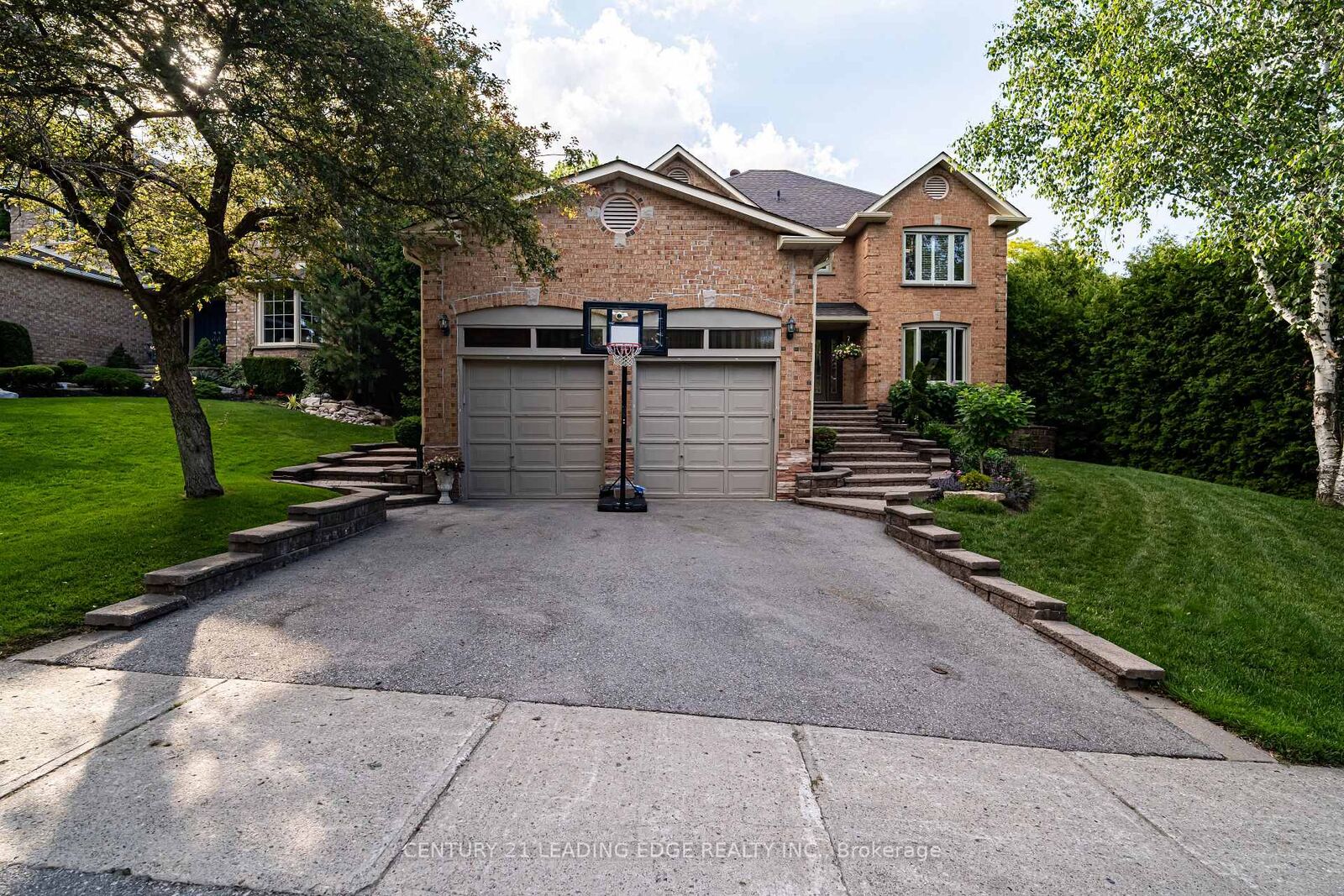 Property Photo:  53 McClenny Drive  ON L4G 5P5 