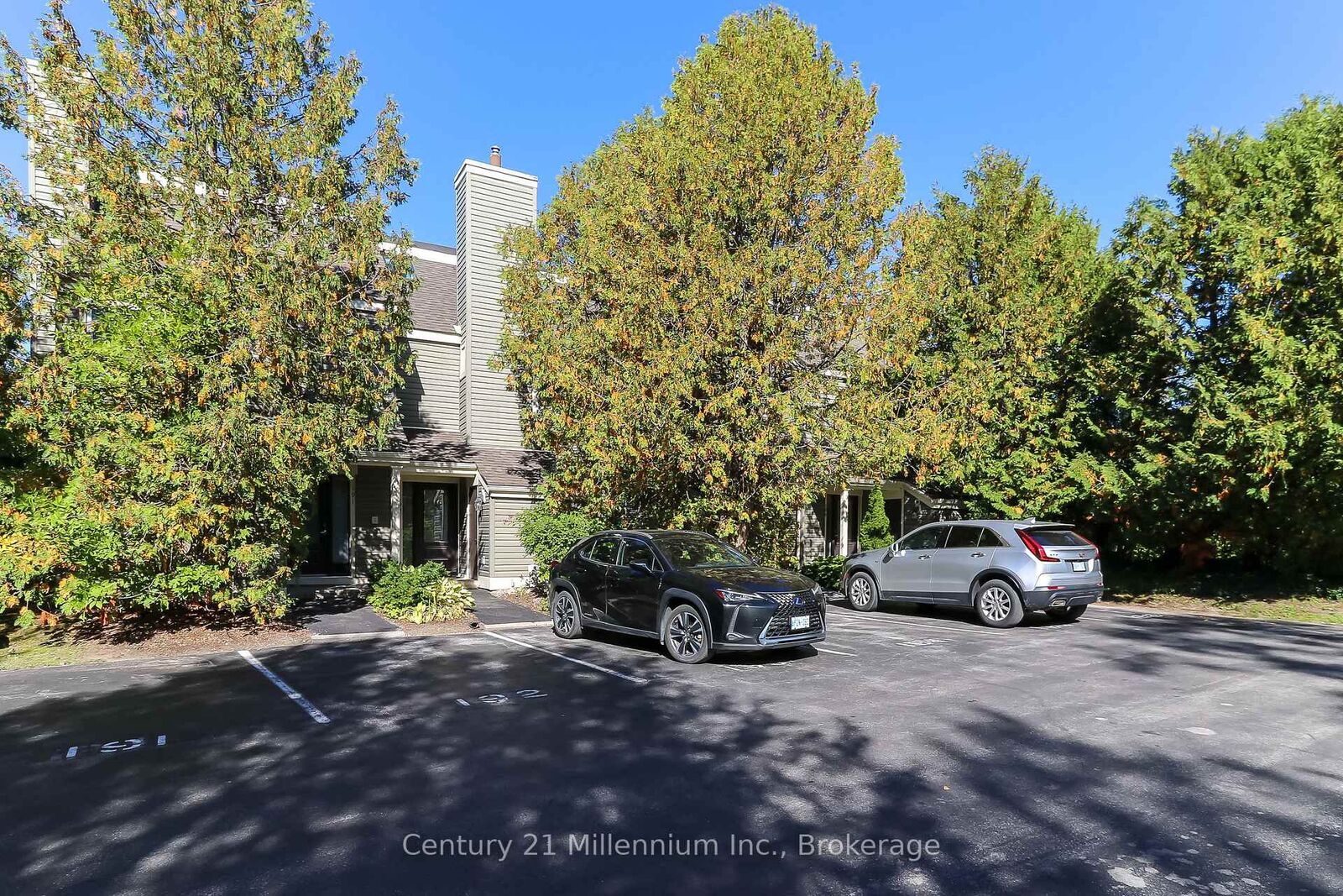 Property Photo: 194 Escarpment Crescent ON L9Y 5B4