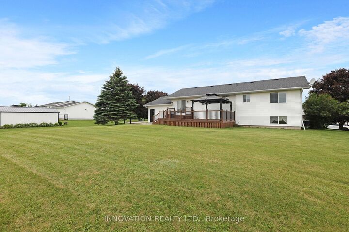 Property Photo: 14 Riley Crescent ON K7S 0E9