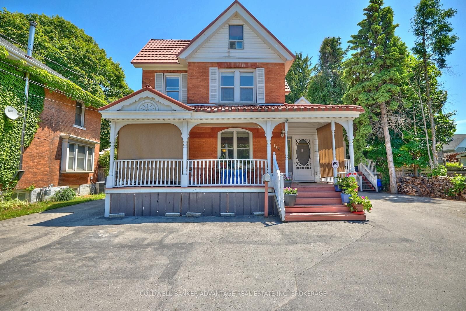 Property Photo: 144 Geneva Street ON L2R 4N8