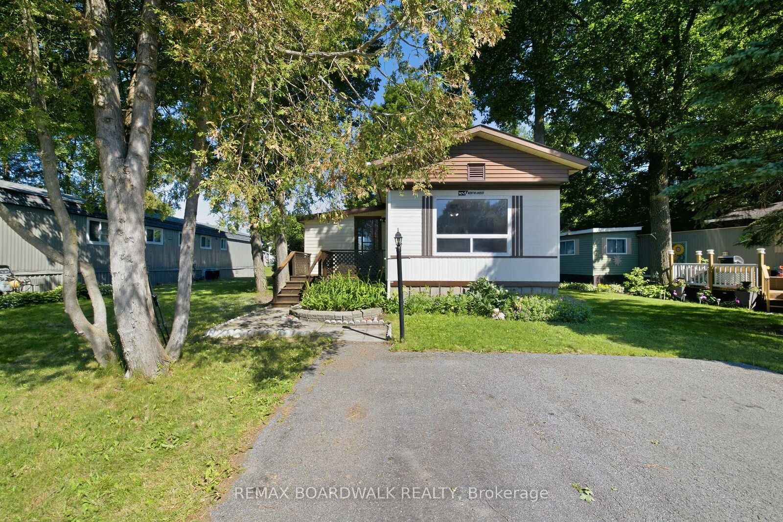 Property Photo:  516 Maplegrove Road  ON K7C 4R4 