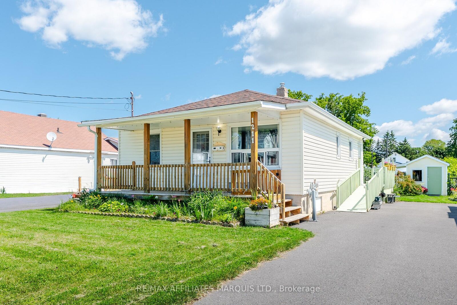 Property Photo:  1211 Churchill Street  ON K6J 4Y1 