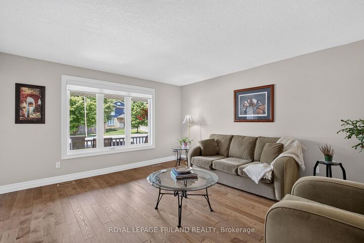 Photo de la propriété:  532 Highview Drive  ON N5R 6G3 