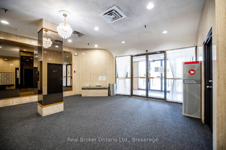 50 Richmond Street E 623 — photo 1