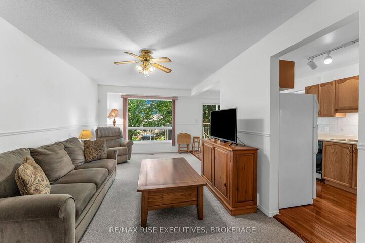 1304 Fisher Crescent — photo 1