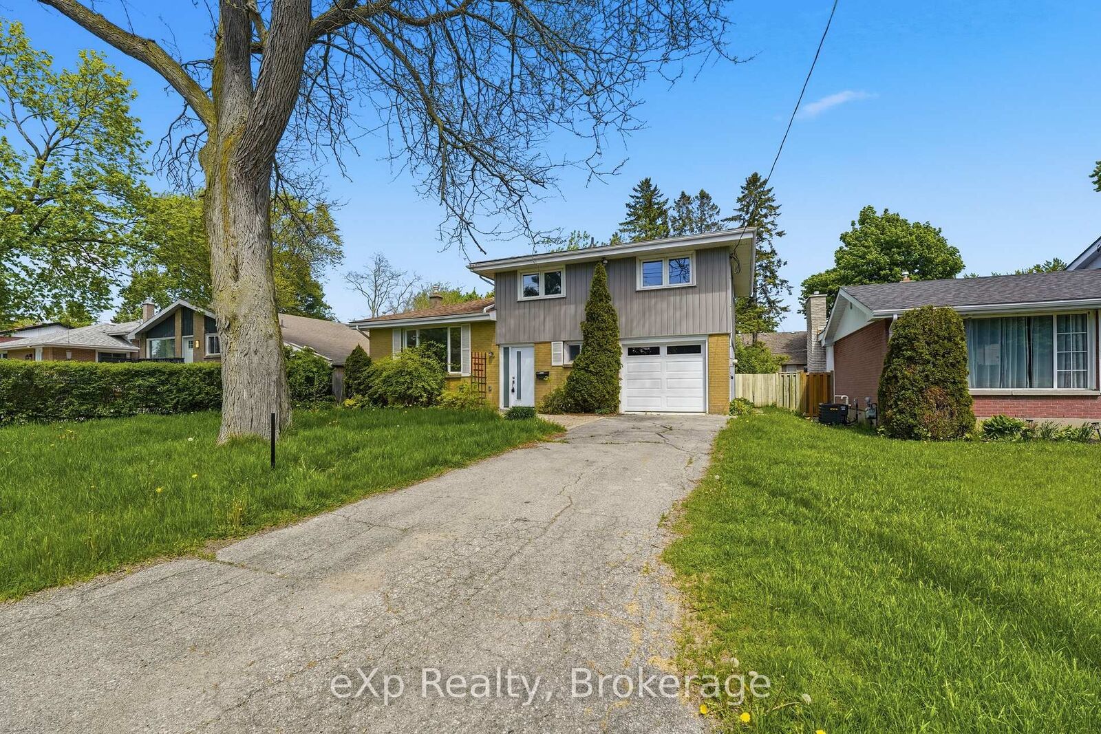 Property Photo:  19 Alfred Drive  ON K8N 4M6 