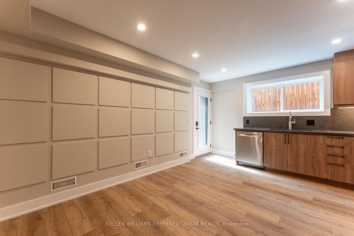 Property Photo:  352 Jones Avenue #1  ON M4J 3G3 