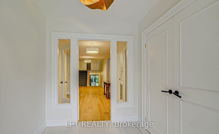 Property Photo:  47 Waterloo Avenue  ON M3H 3Y1 