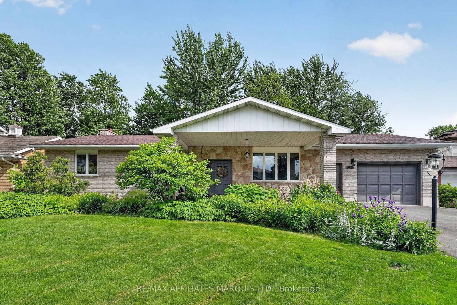 Property Photo:  1628 Grant Avenue  ON K6J 5J4 