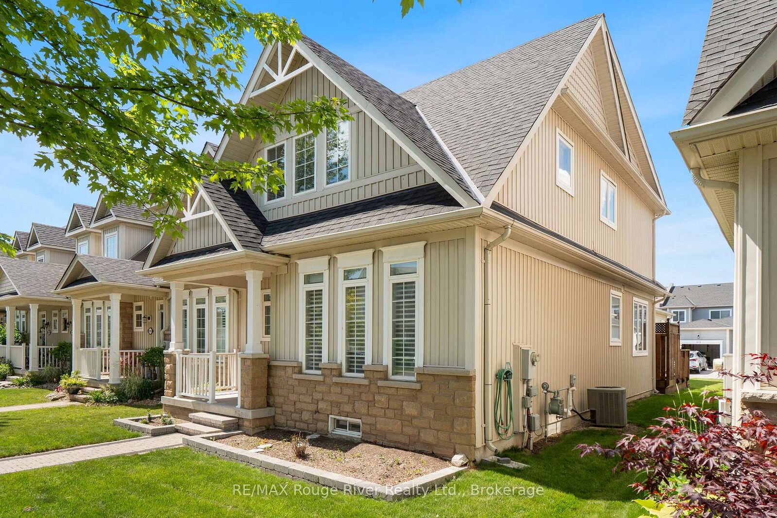Property Photo:  814 Leslie Street  ON K9A 5N9 