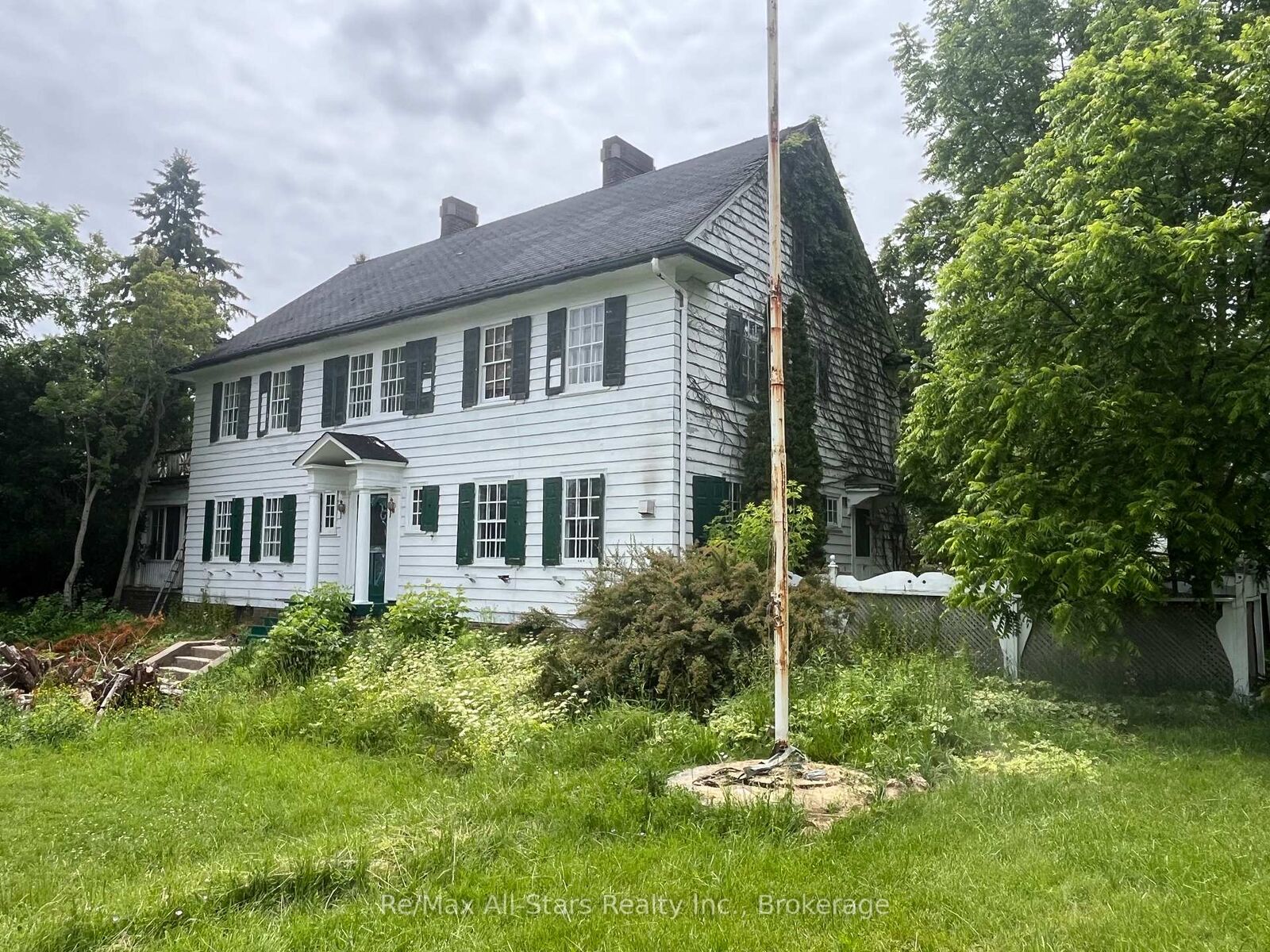 Property Photo: 173 Lindsay Street S ON K9V 2N2