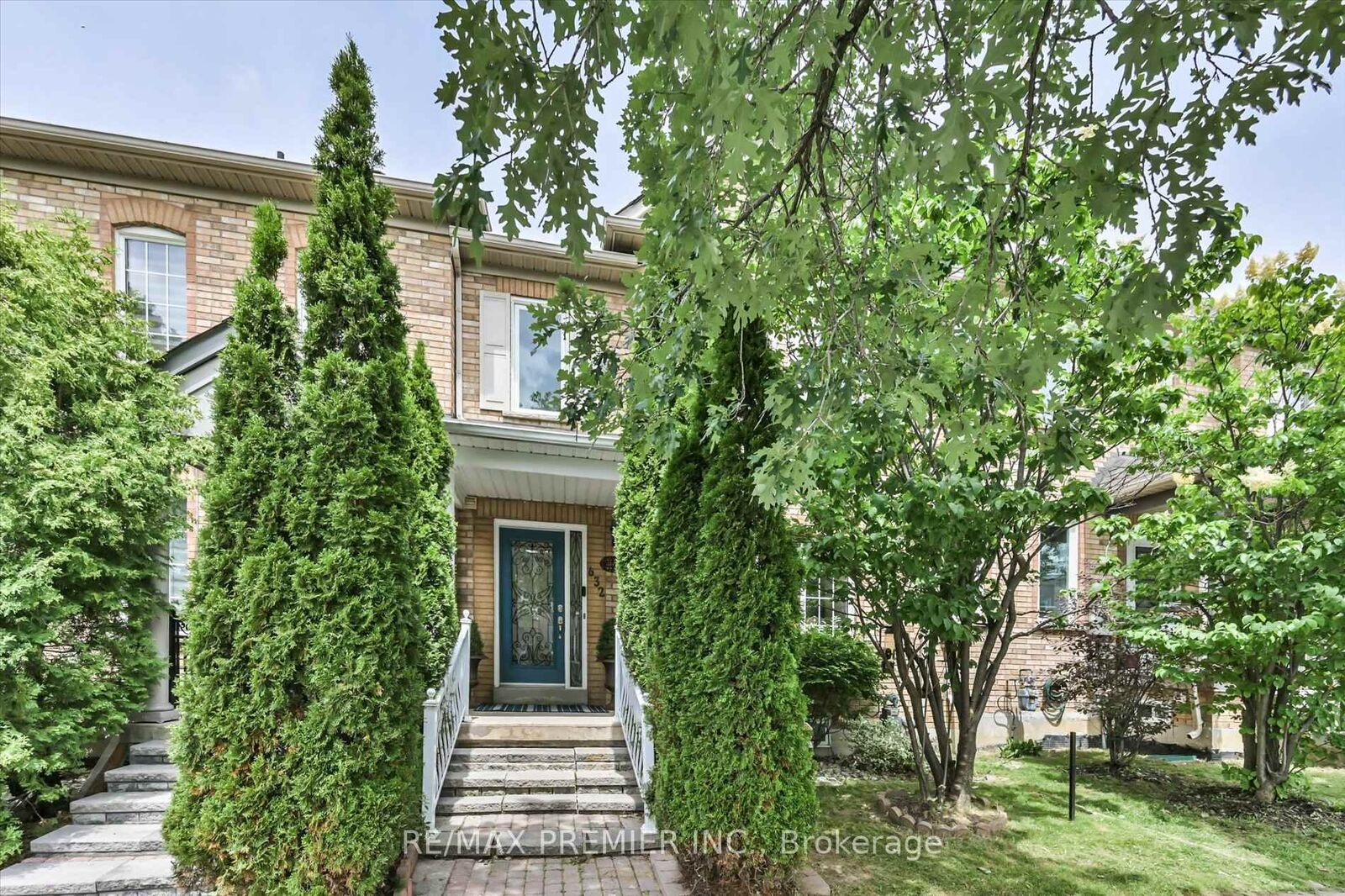 Property Photo: 632 Napa Valley Avenue ON L4H 1R1