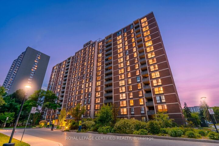 Property Photo:  3170 Kirwin Avenue 1402  ON L5A 3R1 