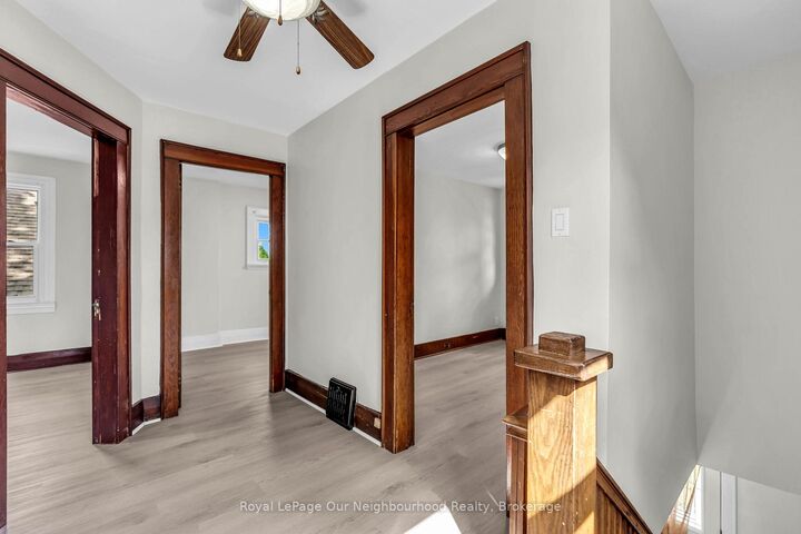 Photo de la propriété:  1301 King Street  ON N5W 2Y4 