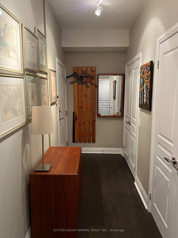 Property Photo: 1 Hurontario Street 1108 ON L5G 0A3