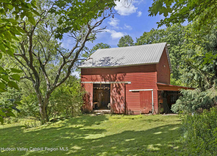 Property Photo:  423 Samsonville  NY 12446 