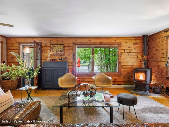 Property Photo:  102 Trails End  NY 12093 