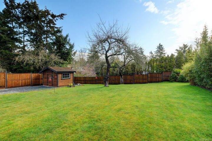 Property Photo: 3919 Quadra St BC V8X 1J3