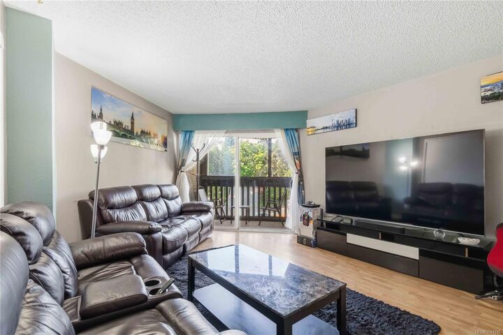 Property Photo: 1525 Hillside Ave #306 BC V8T 2C1