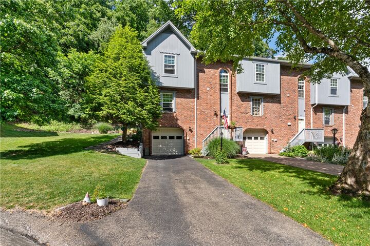 Property Photo: 162 Old English Rd PA 15237