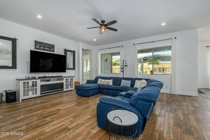 Property Photo:  9456 W Via Del Sol --  AZ 85383 