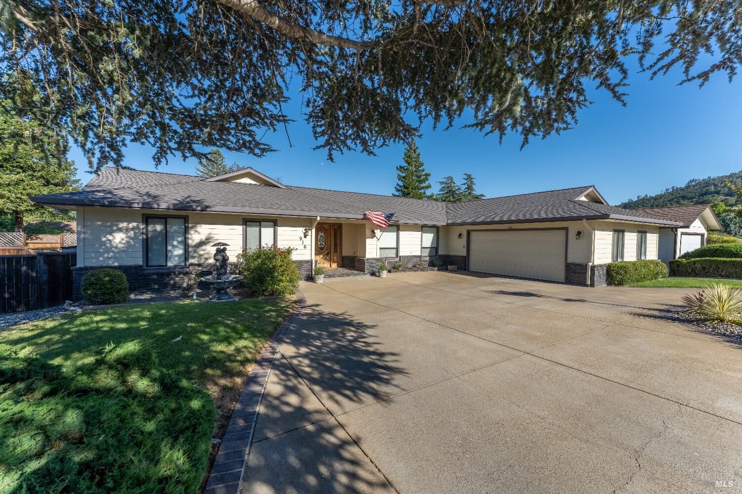 Property Photo: 916 Fairway Avenue CA 95482