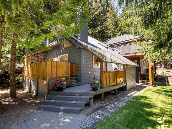 2327 Cheakamus Way — photo 1