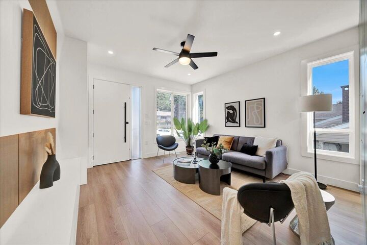 Property Photo: 10039 128 Street 103 BC V3T 2Z1