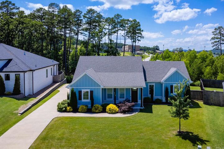 Property Photo:  124 Caurel Circle  AR 72223-5262 