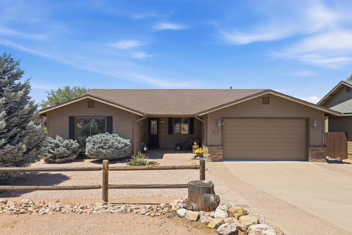 Property Photo:  806 W Oso Dorado Circle  AZ 85541 