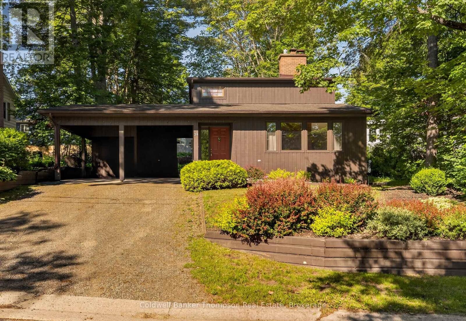 Property Photo: 31 King Street ON P1H 1X6