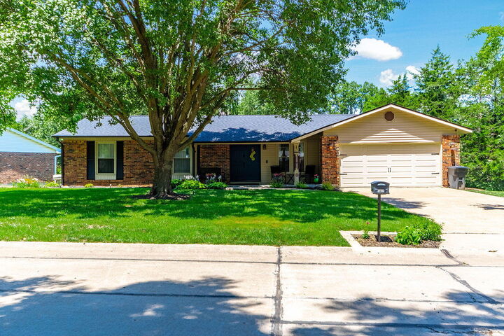 Property Photo:  1405 Dorcas St  MO 65265 