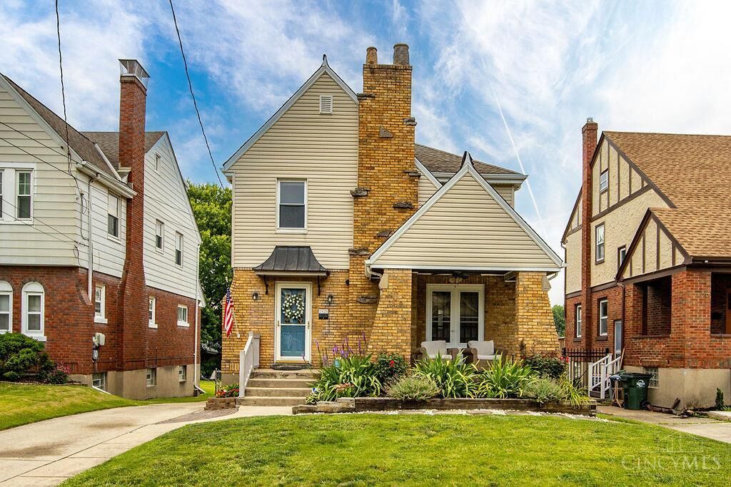 Property Photo:  2128 Glenside Avenue  OH 45212 