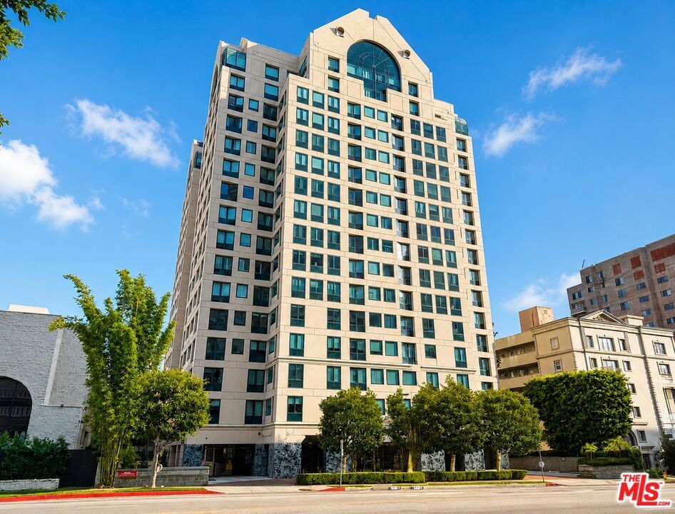 Property Photo: 10520 Wilshire Blvd CA 90024