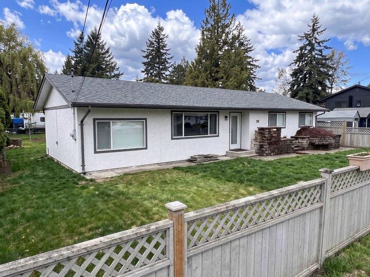 Property Photo:  2561 Ross Road  BC V4X 1J3 