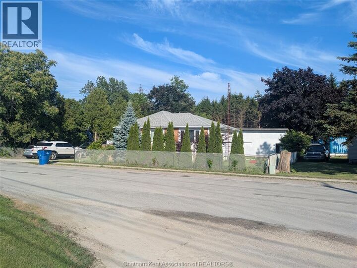 Property Photo:  284 Colborne Street  ON N7M 3M4 
