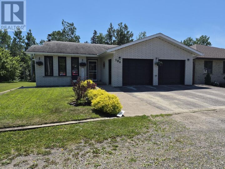 104 Centennial Drive — photo 1