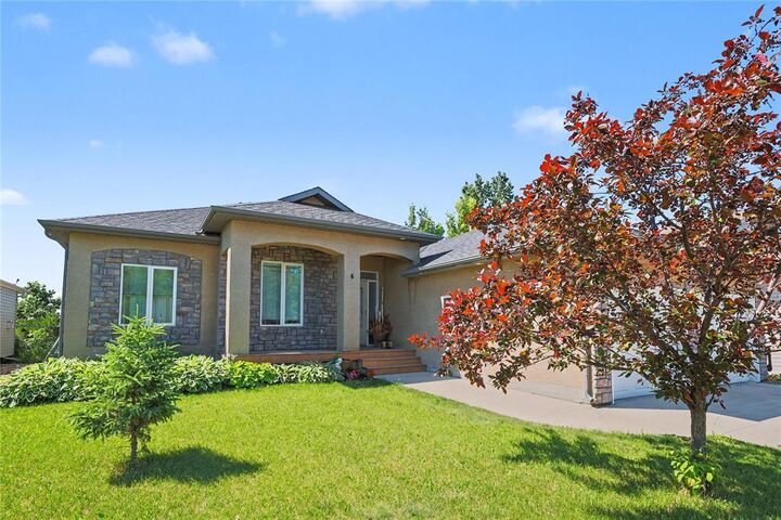 6 Clearwater Avenue — photo 1